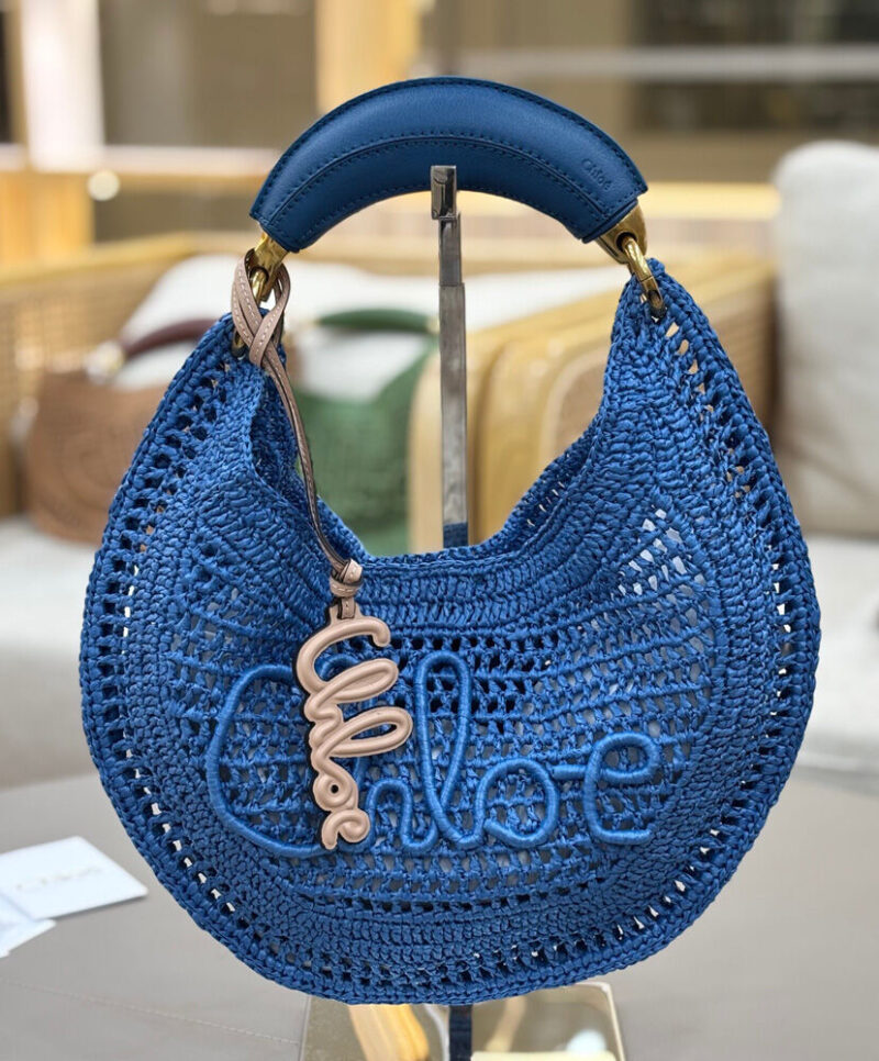 Chloe Summer Banana Hobo Bag In Raffia